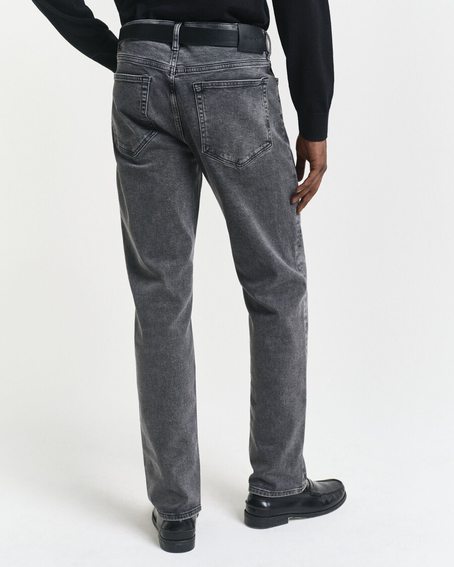 calça jeans preta de corte regular - preta