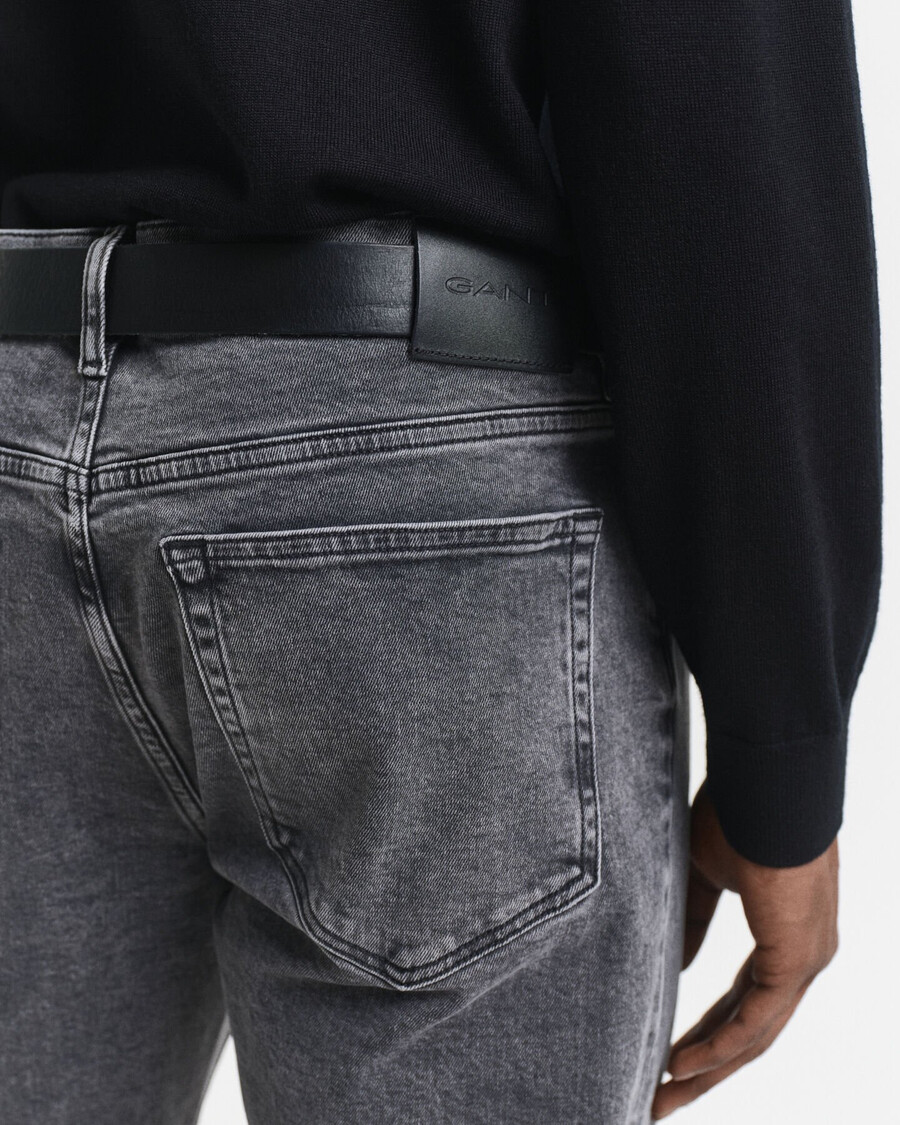 calça jeans preta de corte regular - preta