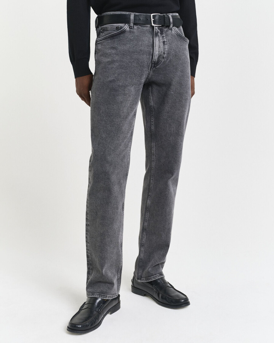calça jeans preta de corte regular - preta