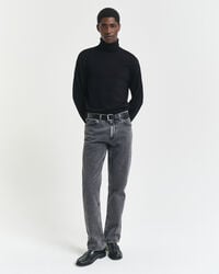 calça jeans preta de corte regular - preta