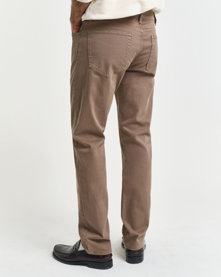 calça jeans desert de corte regular - marrom deserto