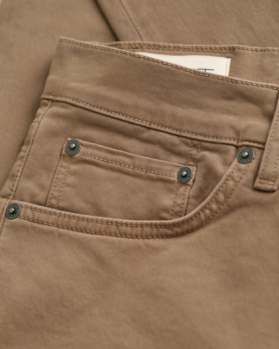 calça jeans desert de corte regular - marrom deserto