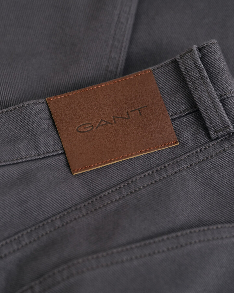 calça jeans slim fit em sarja macia - antracite
