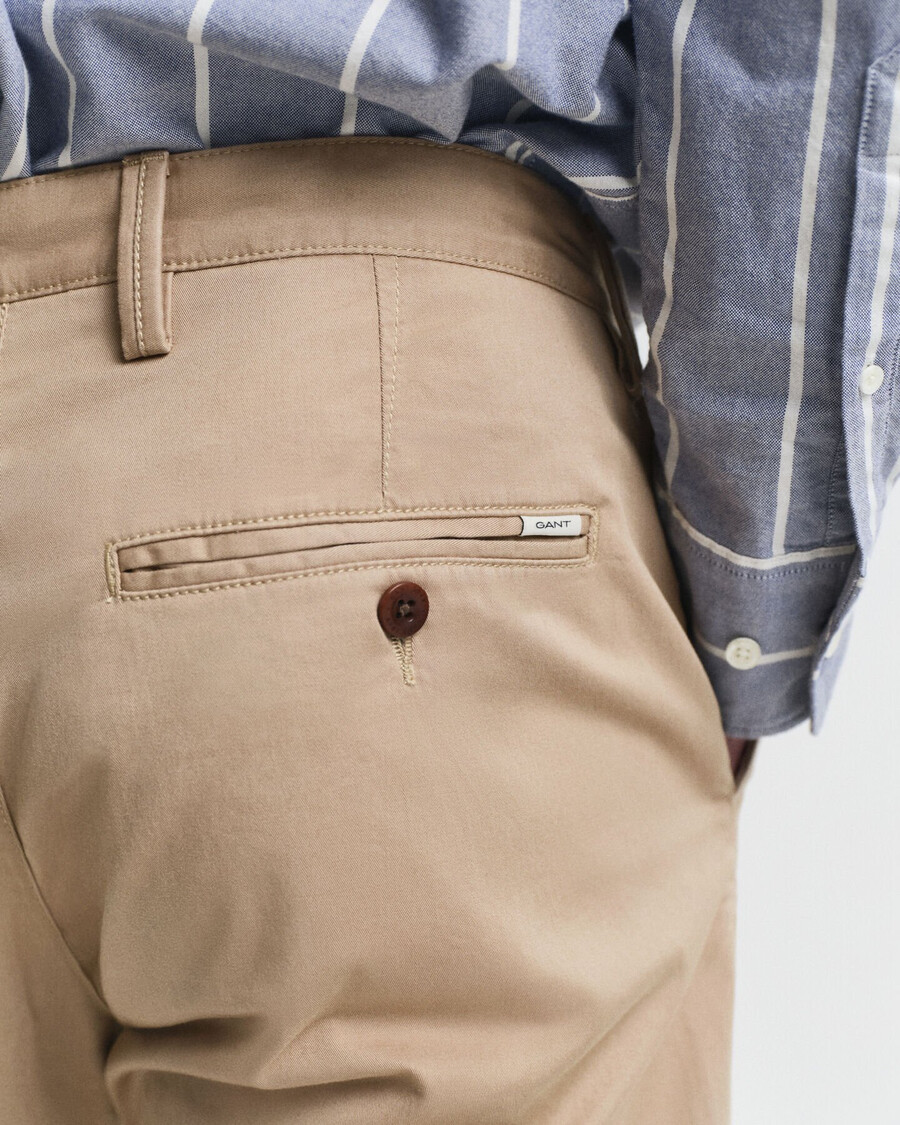 calça chino de sarja de corte regular - cáqui escuro