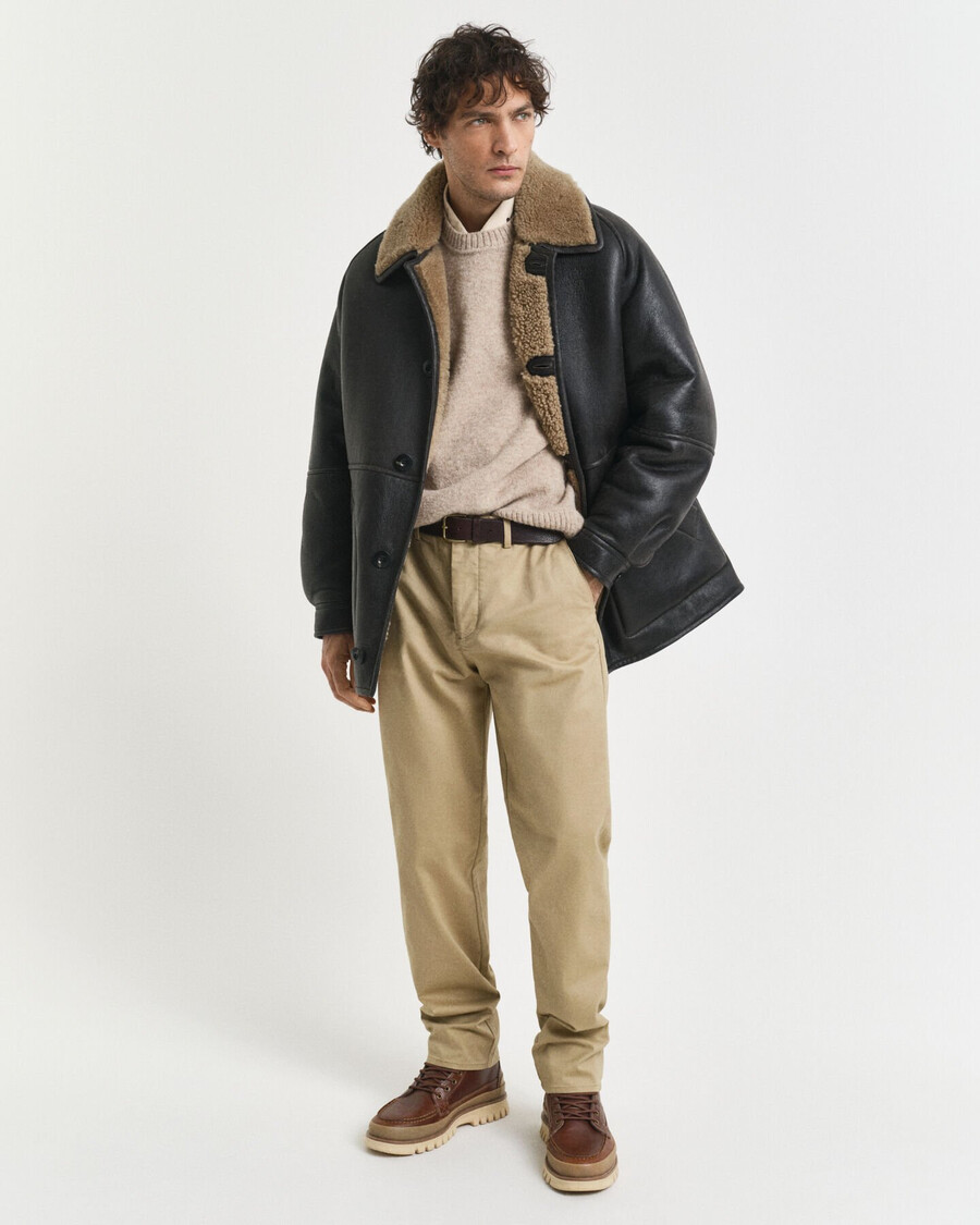 calça chino de corte regular - cáqui escuro