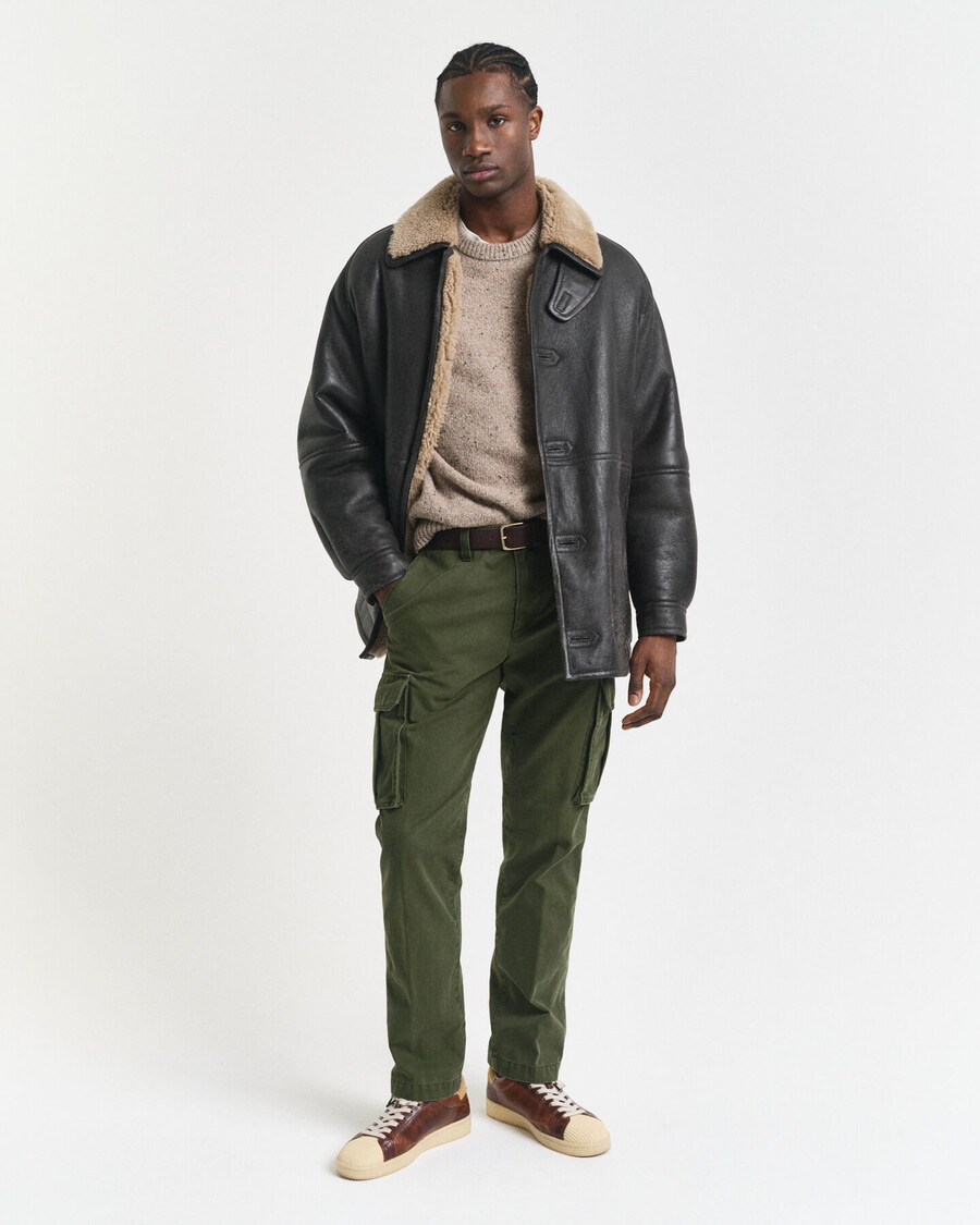calça cargo de sarja de algodão com corte regular - verde campestre