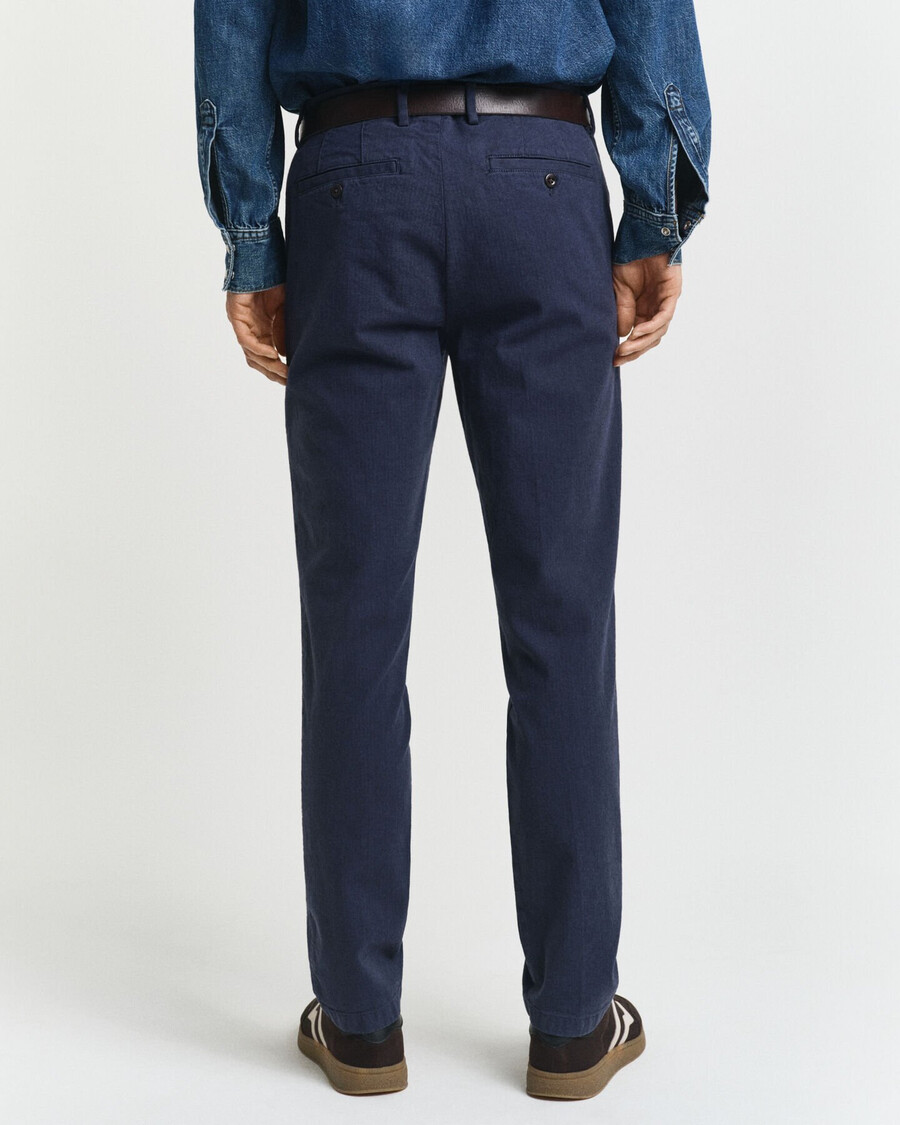 calça slim fit em algodão com estampa espinha de peixe - azul noite