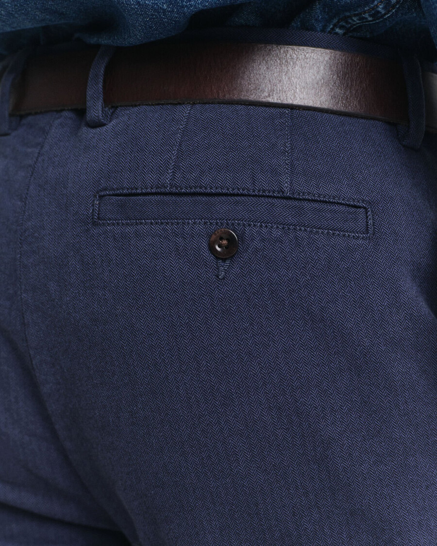 calça slim fit em algodão com estampa espinha de peixe - azul noite