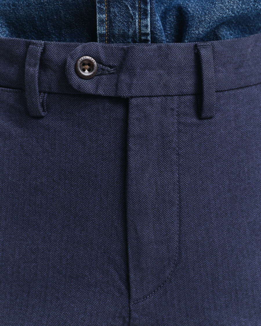 calça slim fit em algodão com estampa espinha de peixe - azul noite
