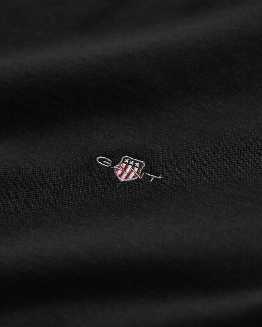 camiseta shield de corte regular - preta