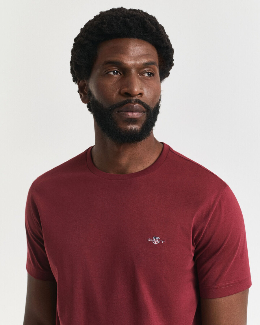 camiseta shield de corte regular - vermelho volumoso