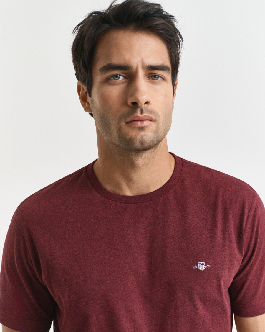 camiseta shield de corte regular - bordô mesclado