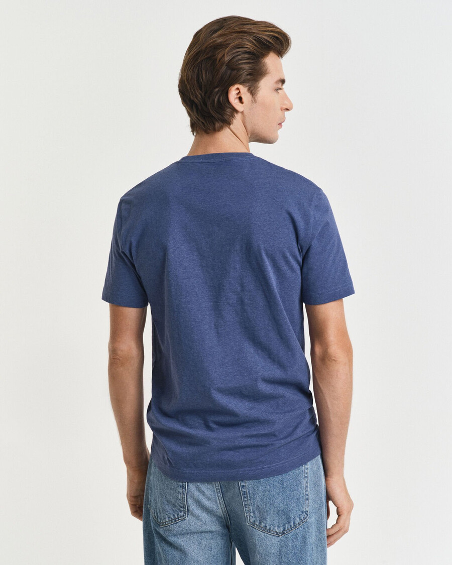camiseta shield de corte regular - jeans escuro mesclado