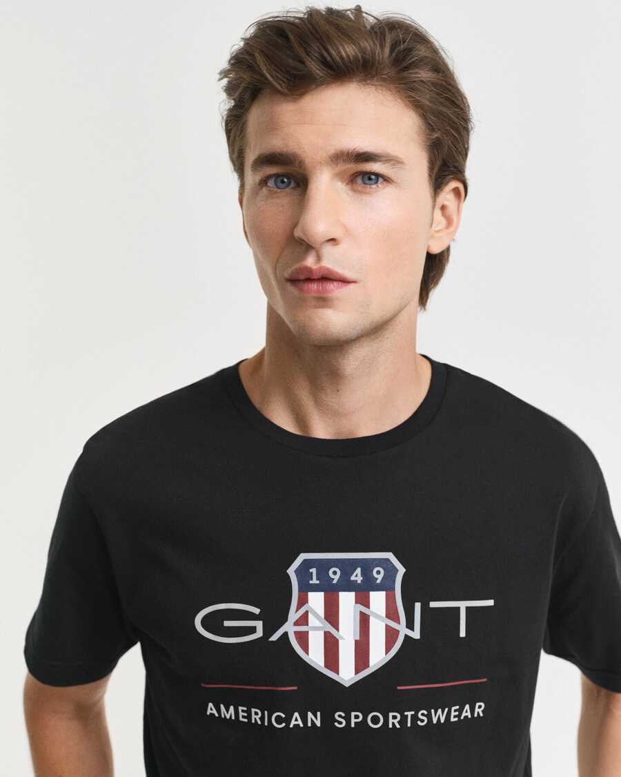 camiseta archive shield - preta