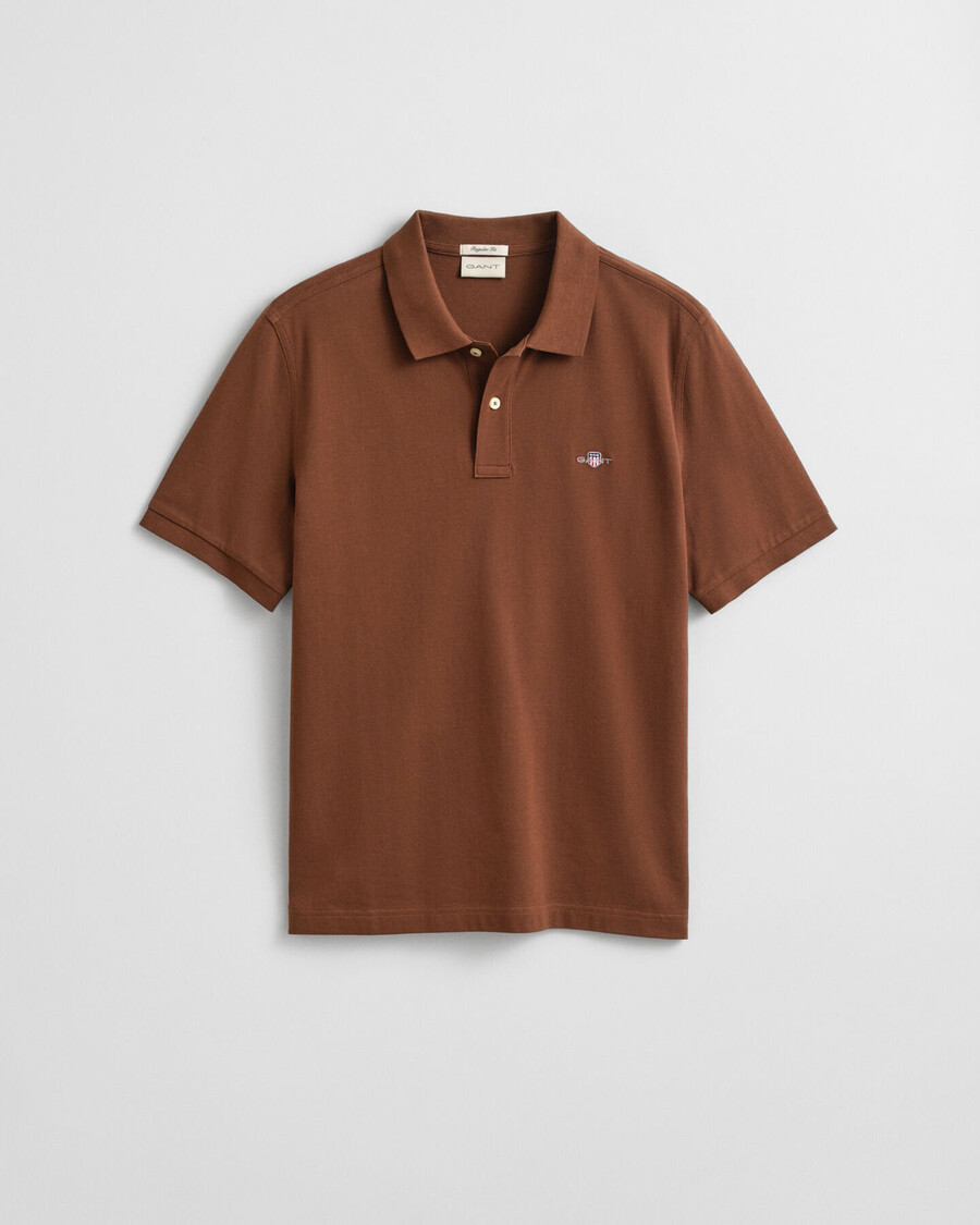 camisa polo shield piqué de corte regular - marrom mogno
