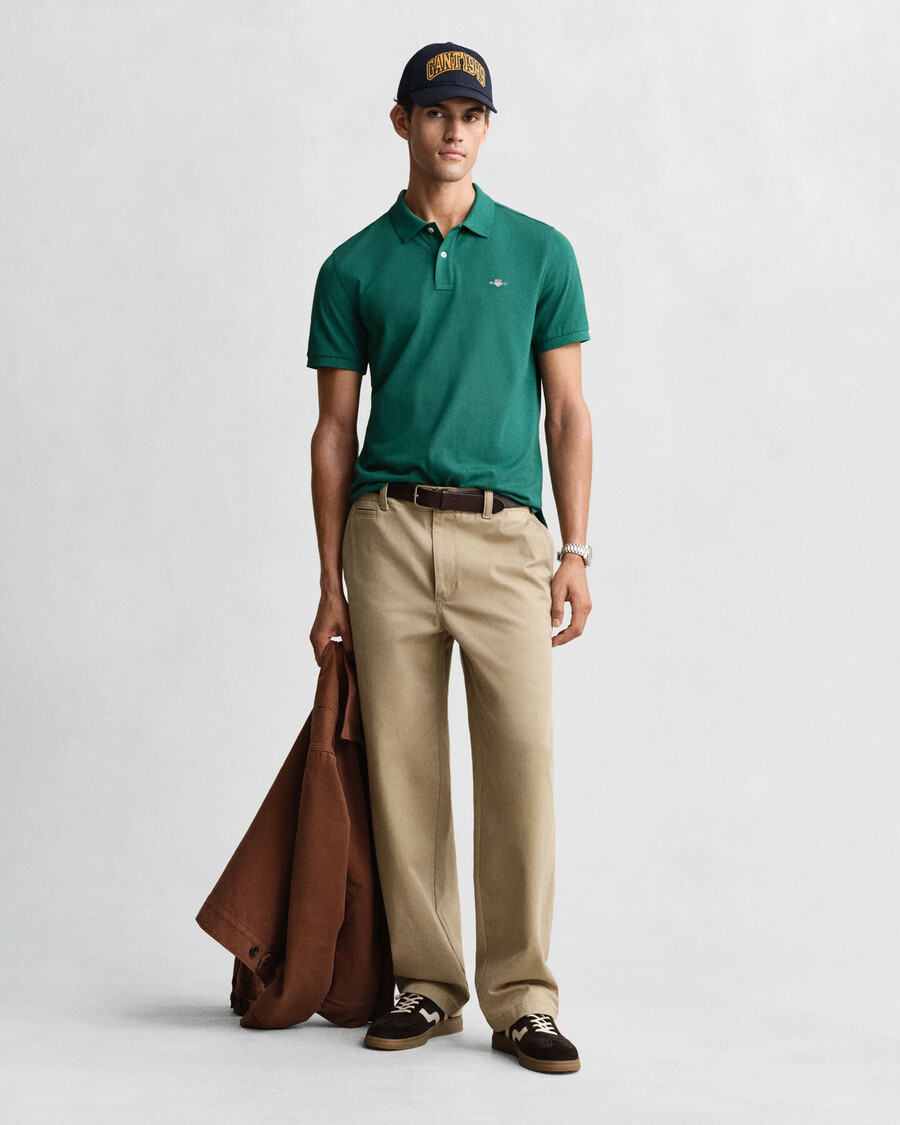 camisa polo shield piqué de corte regular - verde floresta escuro