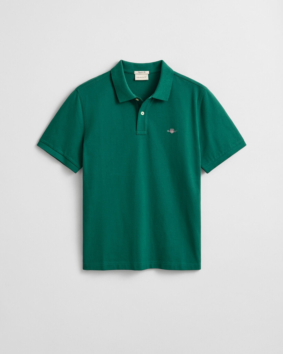 camisa polo shield piqué de corte regular - verde floresta escuro