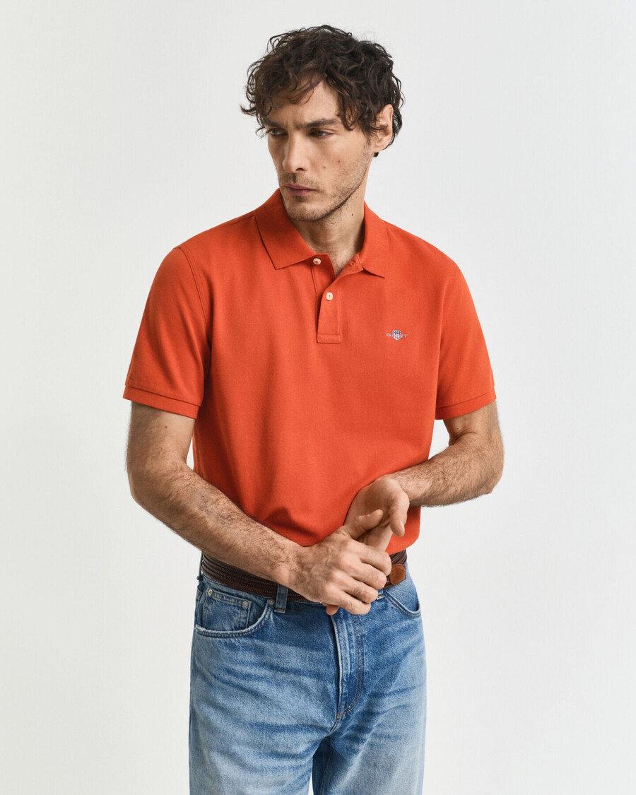 camisa polo shield piqué de corte regular - laranja escuro
