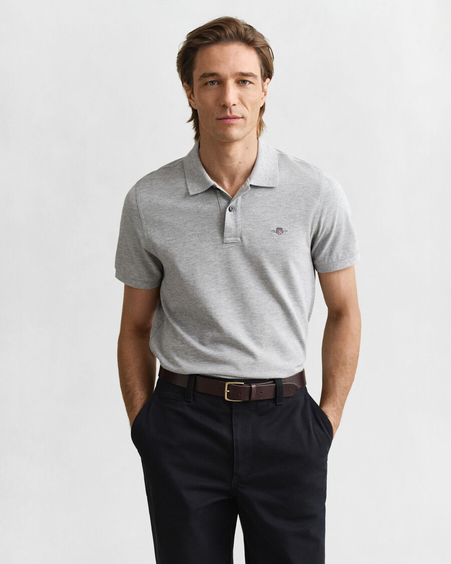 camisa polo shield piqué de corte regular - cinza mesclado