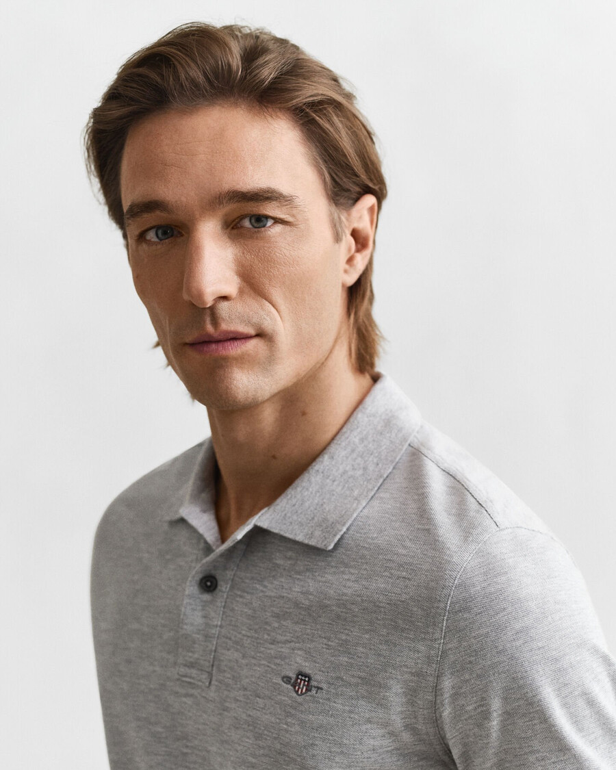 camisa polo shield piqué de corte regular - cinza mesclado