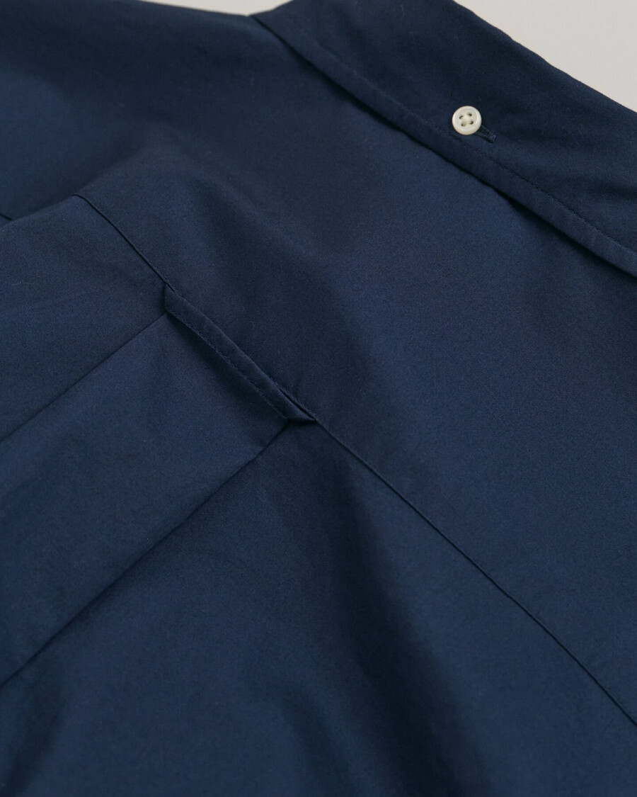 camisa clássica de popeline com corte regular - azul marinho