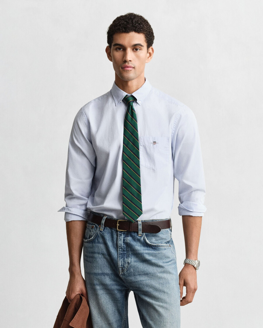 camisa clássica de popeline com modelagem regular - azul claro