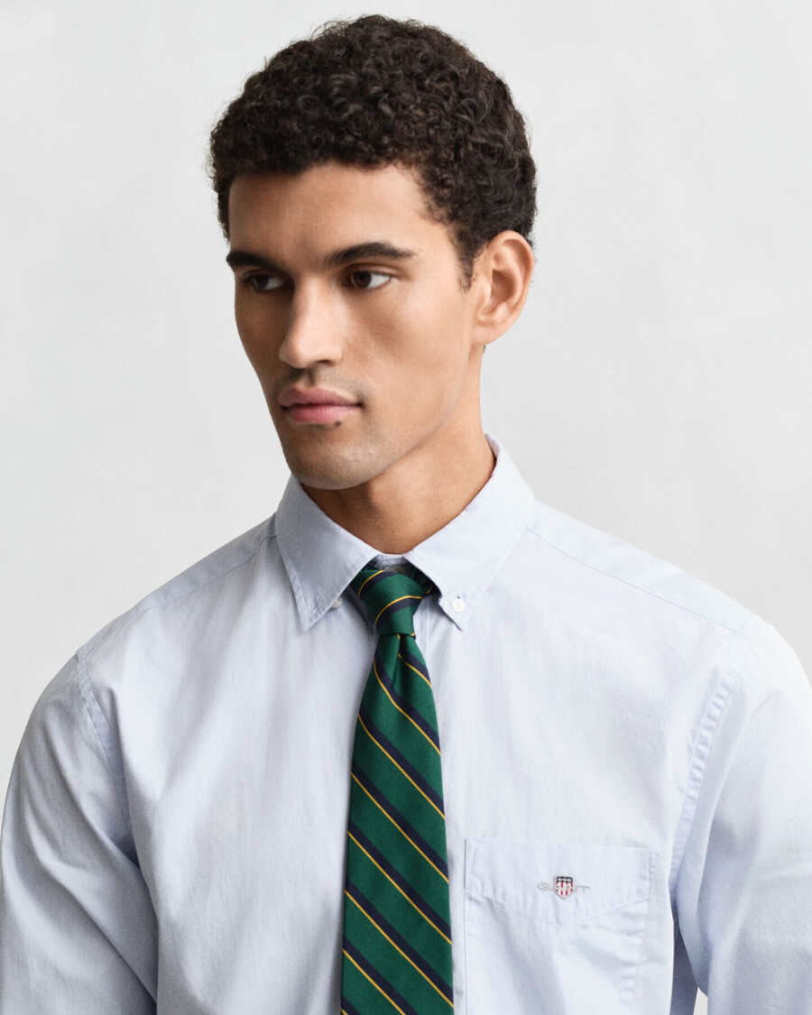 camisa clássica de popeline com modelagem regular - azul claro