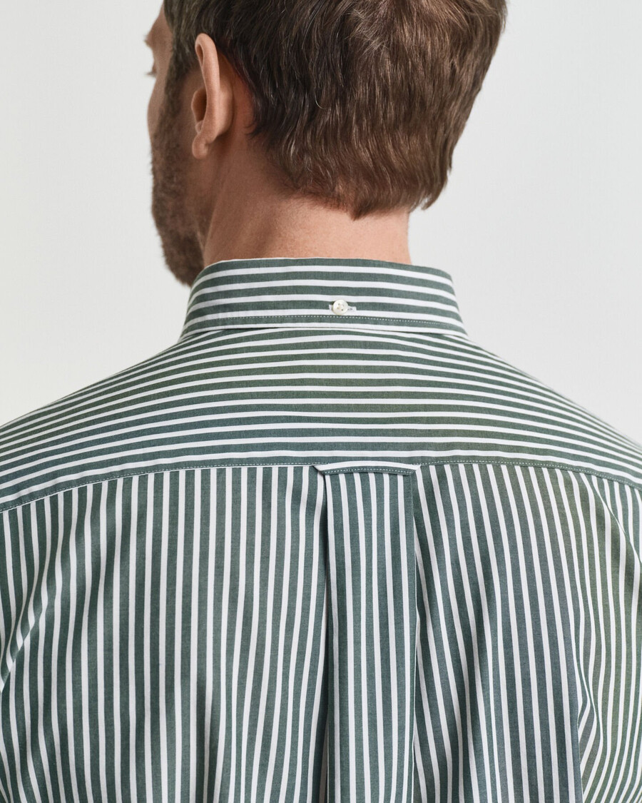 camisa clássica listrada de popeline com modelagem regular - verde floresta
