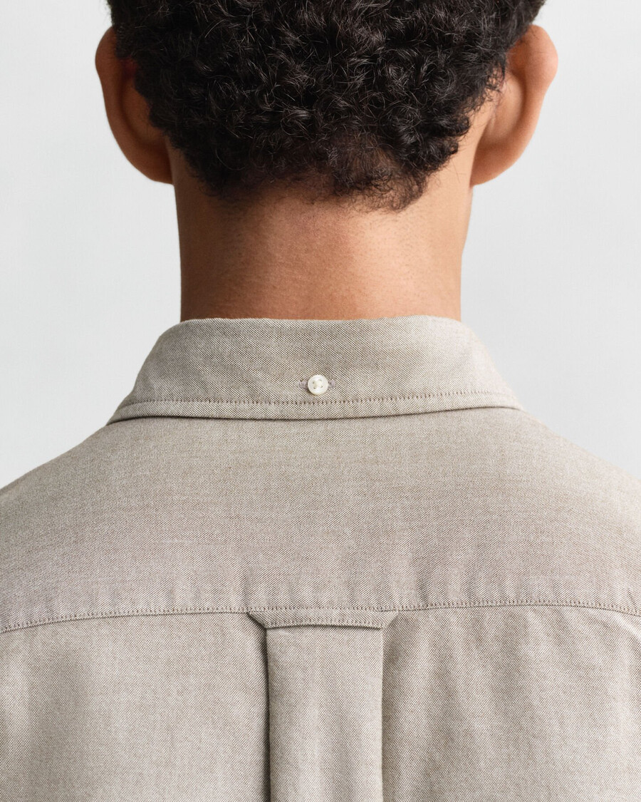 camisa oxford clássica de corte regular - castanho mogno