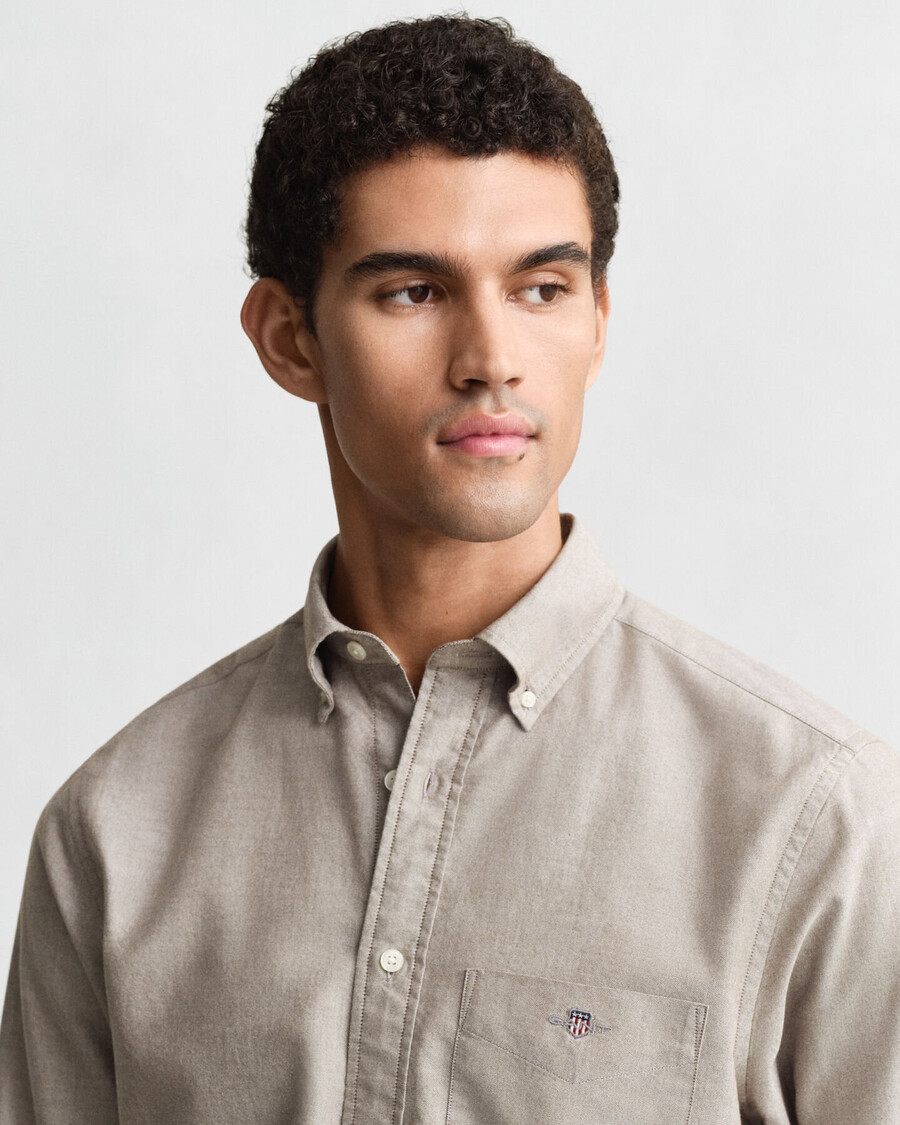camisa oxford clássica de corte regular - castanho mogno