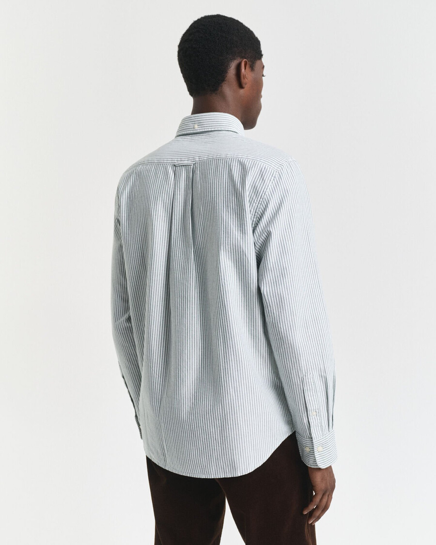 camisa oxford clássica com riscas brancas e corte regular - verde floresta
