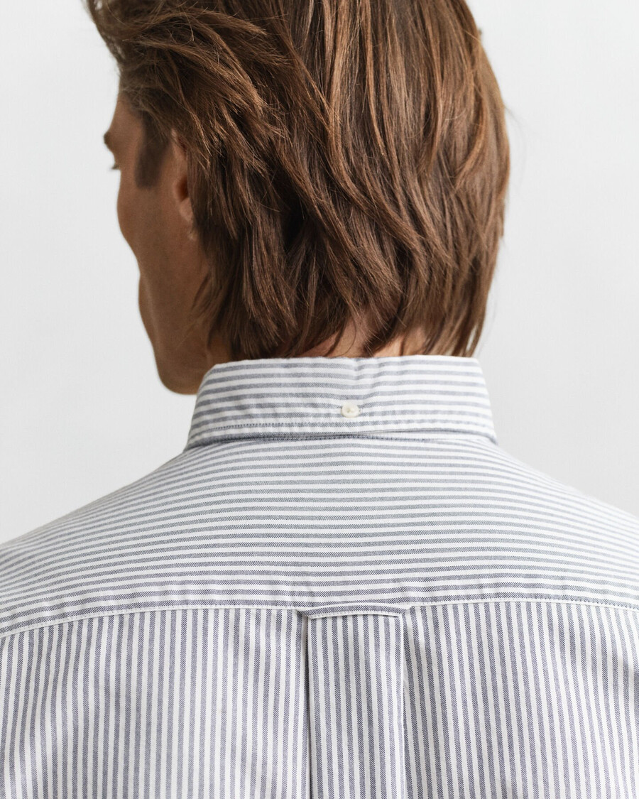 camisa oxford clássica com riscas brancas e corte regular - azul persa