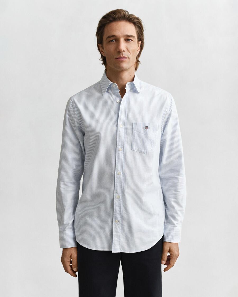 camisa oxford clássica com riscas brancas e corte regular - azul claro