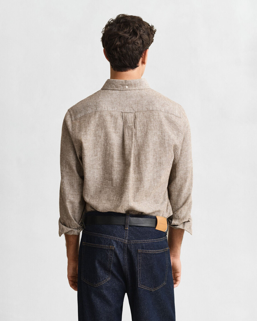camisa de algodão e linho de corte regular - marrom mogno