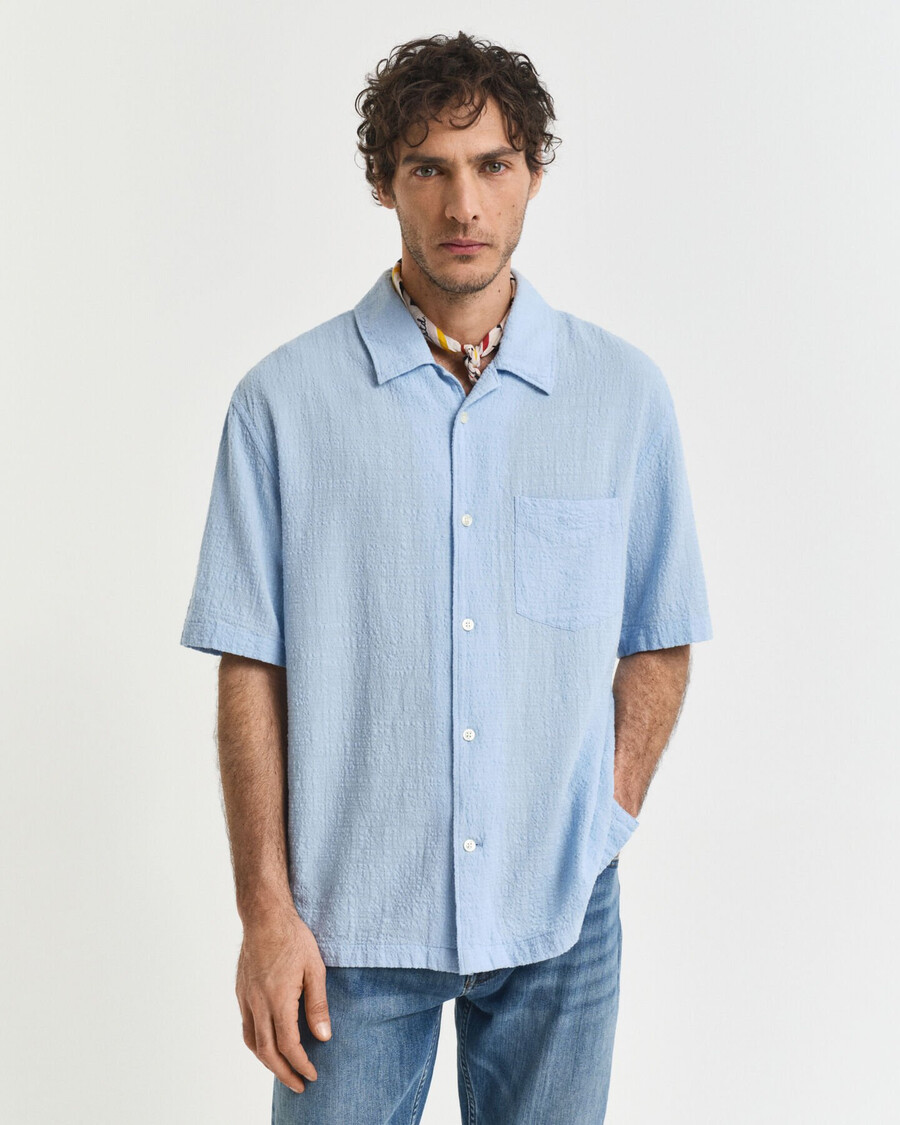 camisa de manga curta texturizada com modelagem relaxada - azul capri