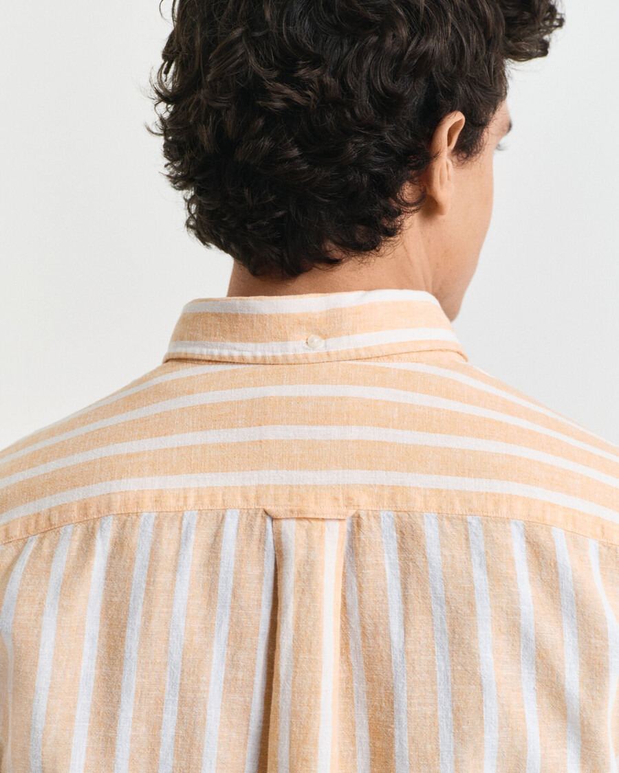 camisa listrada de algodão e linho com modelagem regular - laranja pêssego