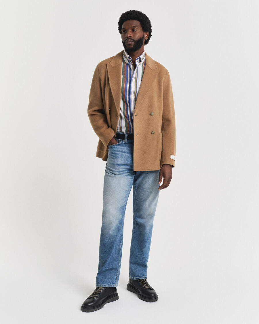 camisa clássica de popeline com listras multicoloridas e modelagem regular.