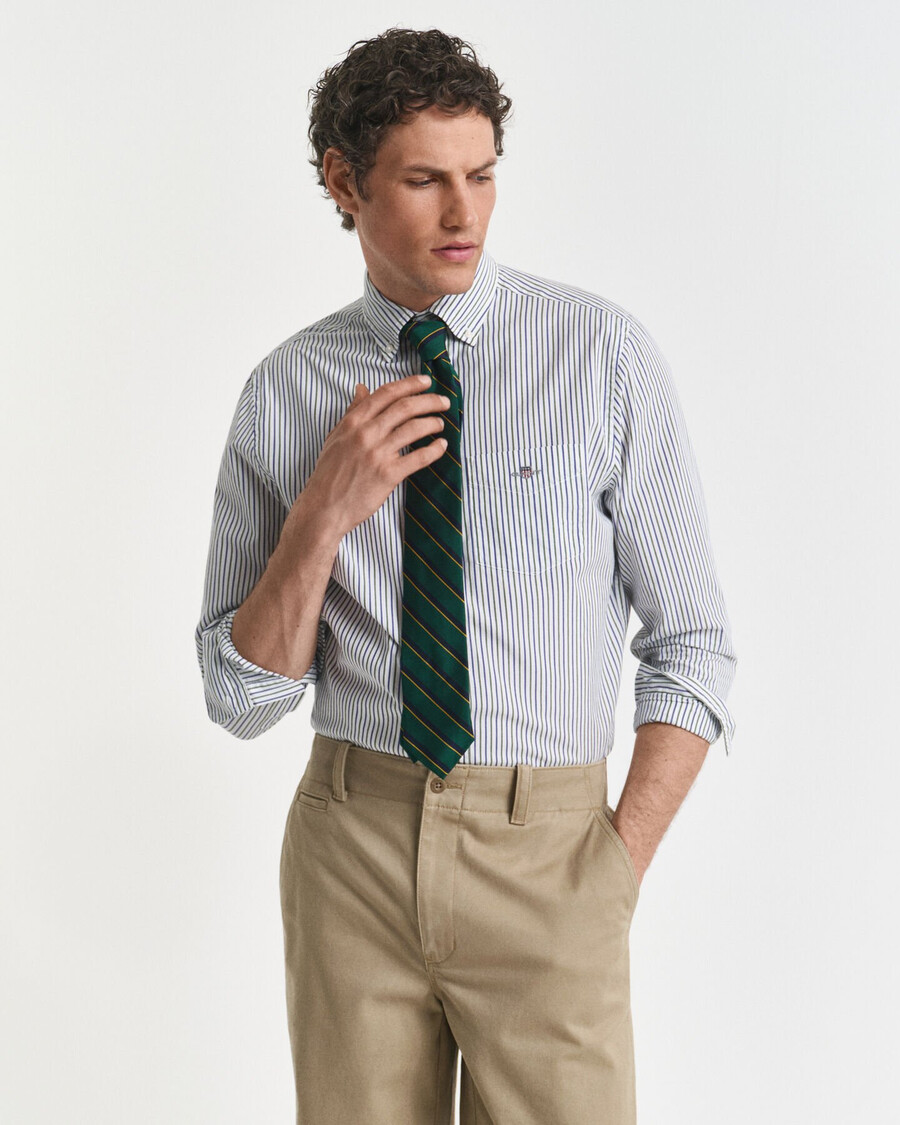camisa clássica listrada de popeline com modelagem regular - verde floresta