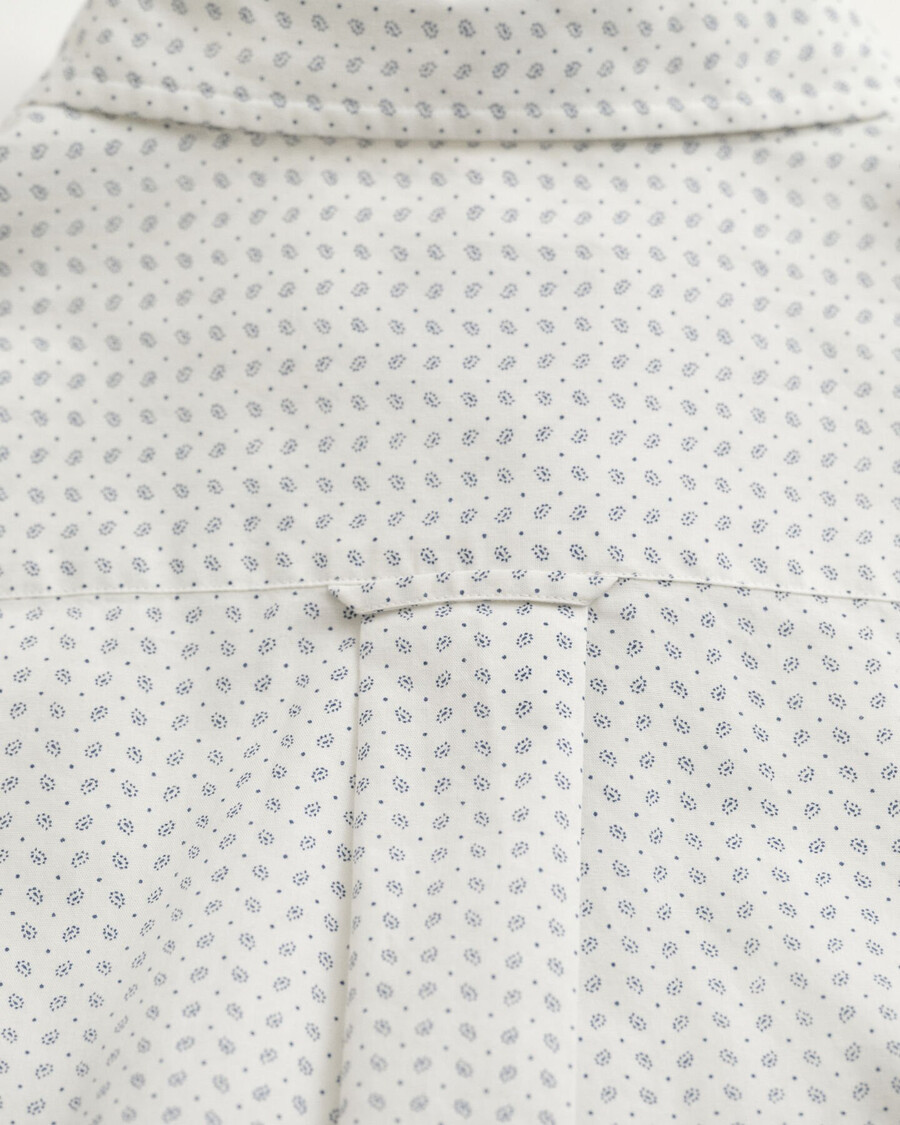 camisa de corte regular com microestampa - cor casca de ovo