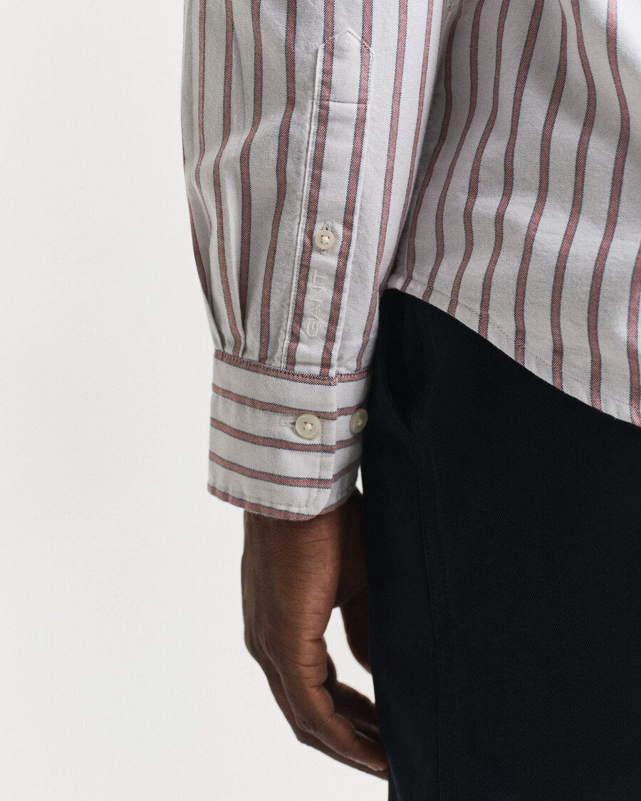camisa oxford listrada de corte regular - cor casca de ovo
