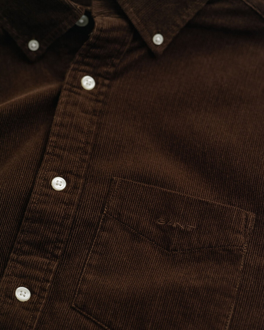 camisa de veludo cotelê de corte regular - marrom escuro