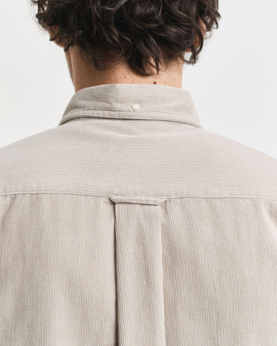 camisa de veludo cotelê de algodão com corte regular - bege acinzentado