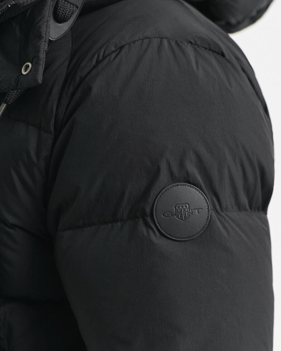 casaco parka acolchoado de penas - preto