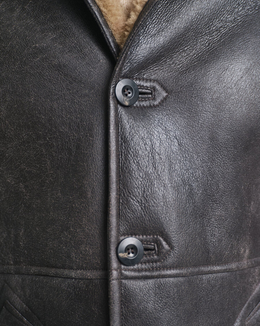 jaqueta de couro com forro de pele de carneiro wornin leather - marrom escuro
