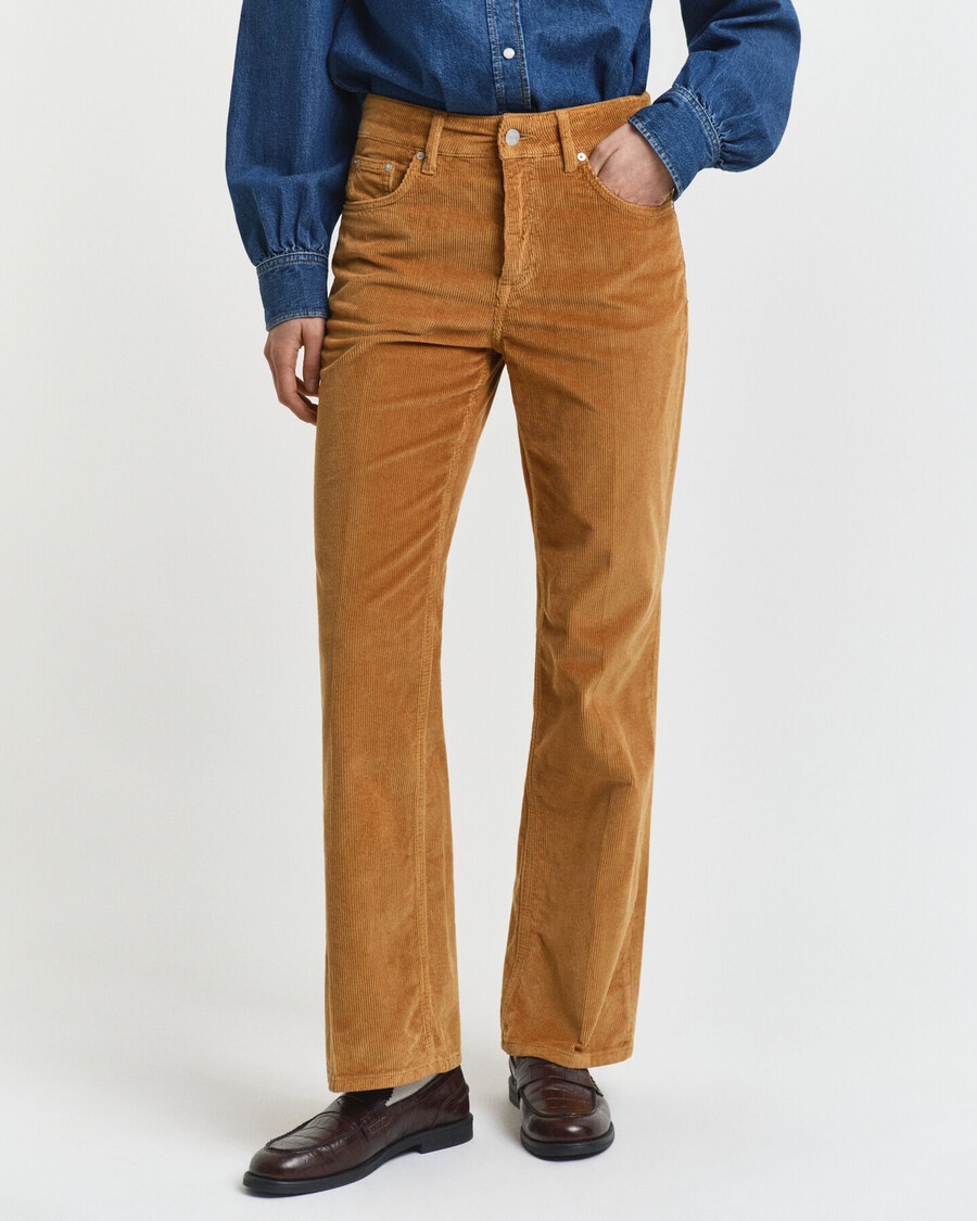 calça jeans flare de veludo cotelê - marrom whisky