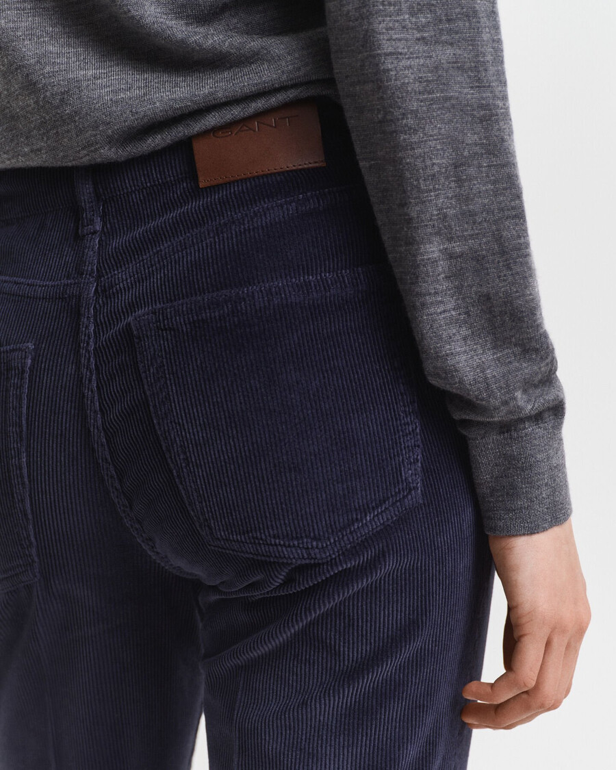 calça jeans flare de veludo cotelê - azul noite