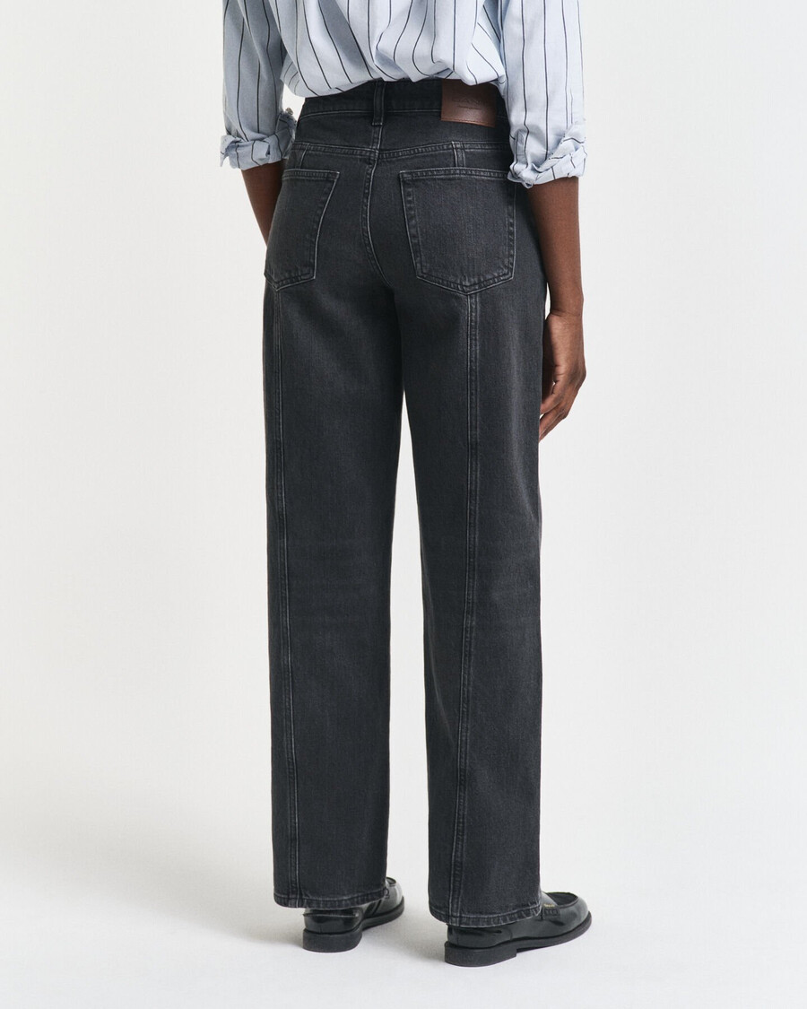 calça jeans reta com modelagem relaxada - preta com efeito desgastado