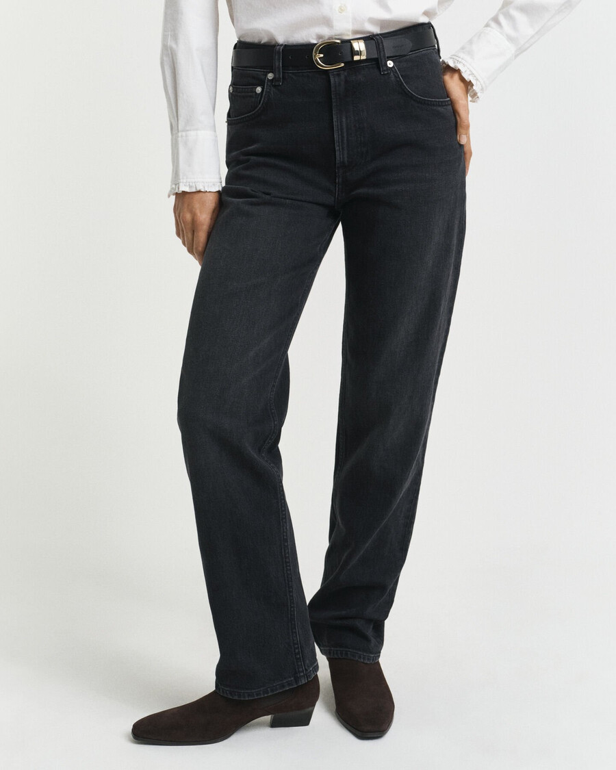 calça jeans reta com elastano - preta estilo destroyed
