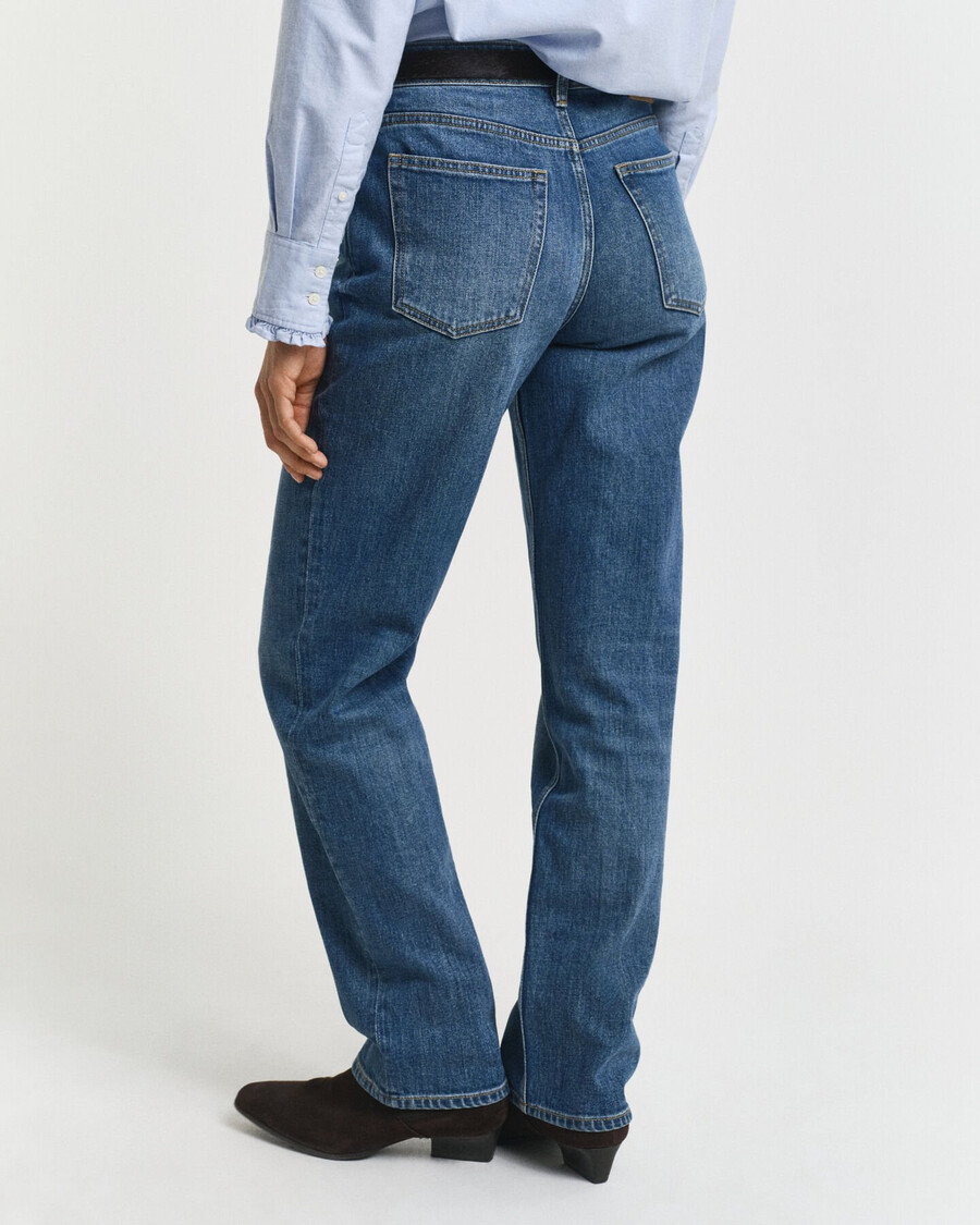 calça jeans reta com elastano - azul médio estilo desbotado