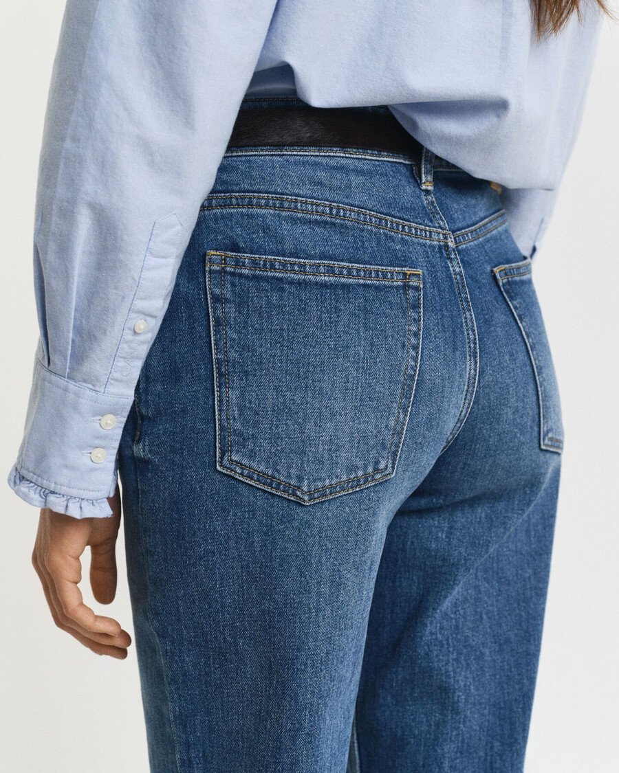 calça jeans reta com elastano - azul médio estilo desbotado